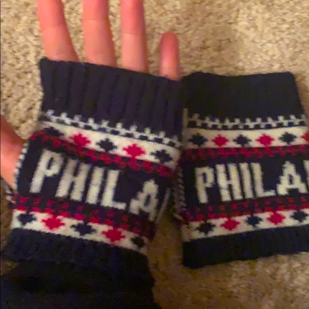 Philadelphia gloves